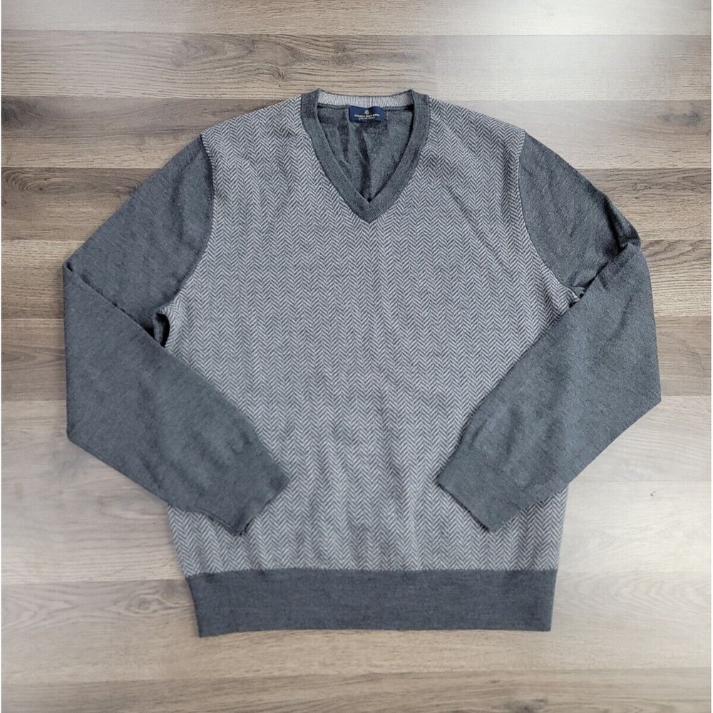 Brooks Brothers Sweater Medium Extra Fine Merino Wool Gray V-Neck Mens Preppy